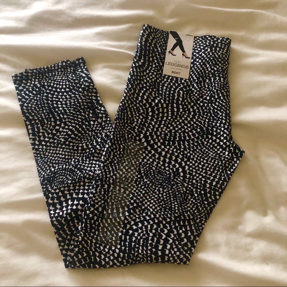 New! ▫️ Mix It Pattern Leggings ▫️ - Picture 1 of 4